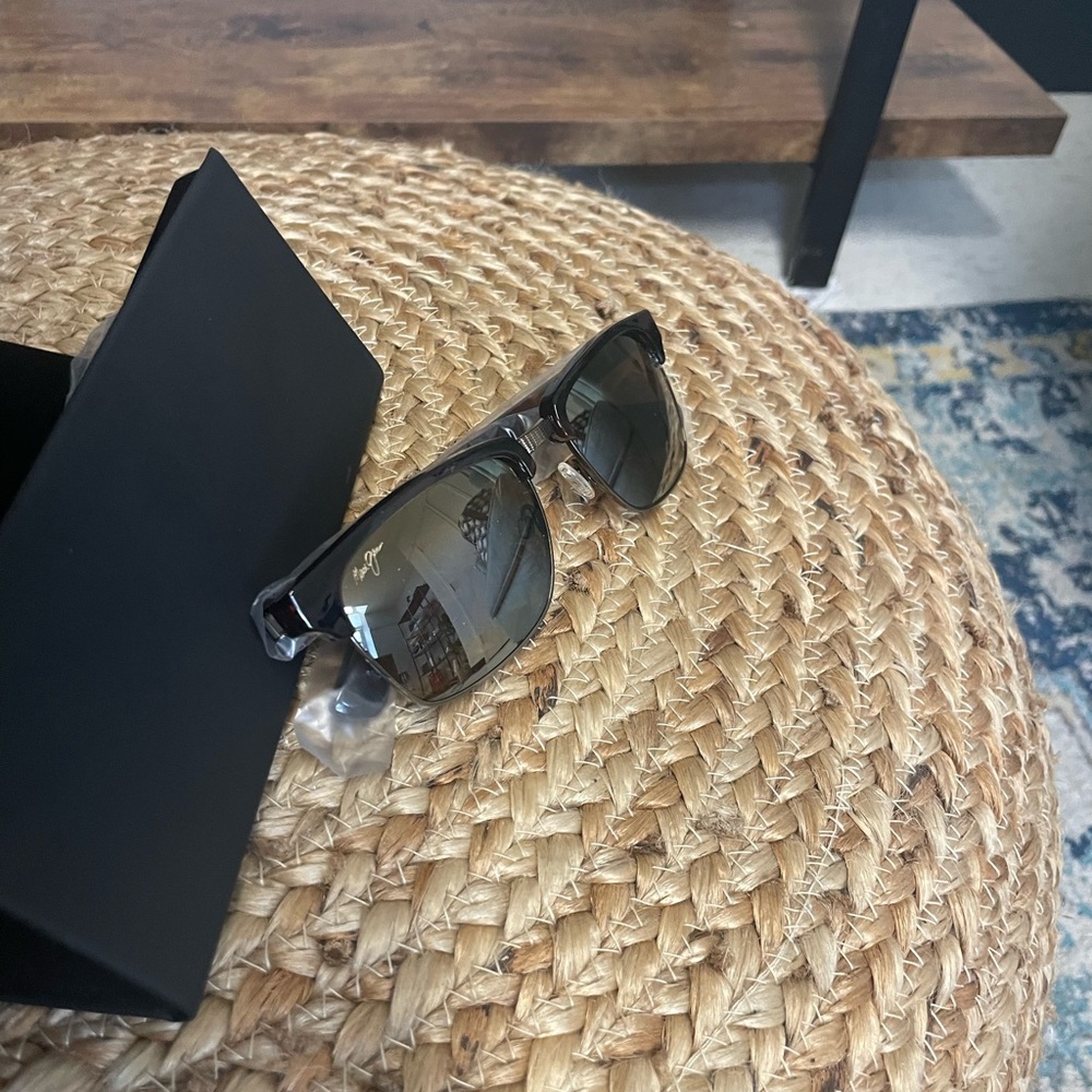 Never Used Maui Jim Kawika Brown